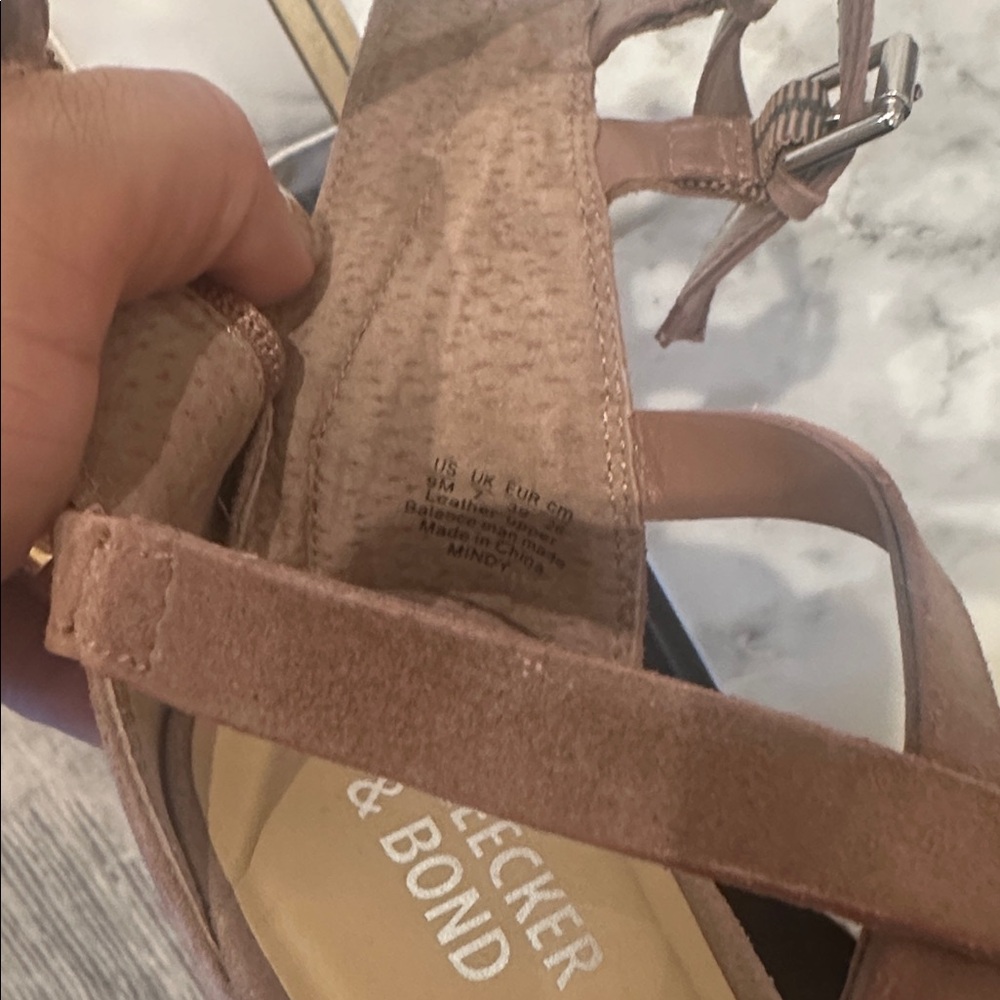 Elegant Brown Strappy Women's Sandals - Picture 4 of 4
